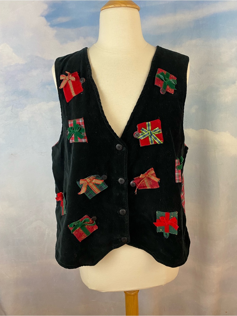 Casey & Max Black Velvet Holiday Gift Appliqué Vest Size Medium